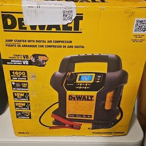 DEWALT Jump Starter with Digital Air Compressor - Black and Yellow